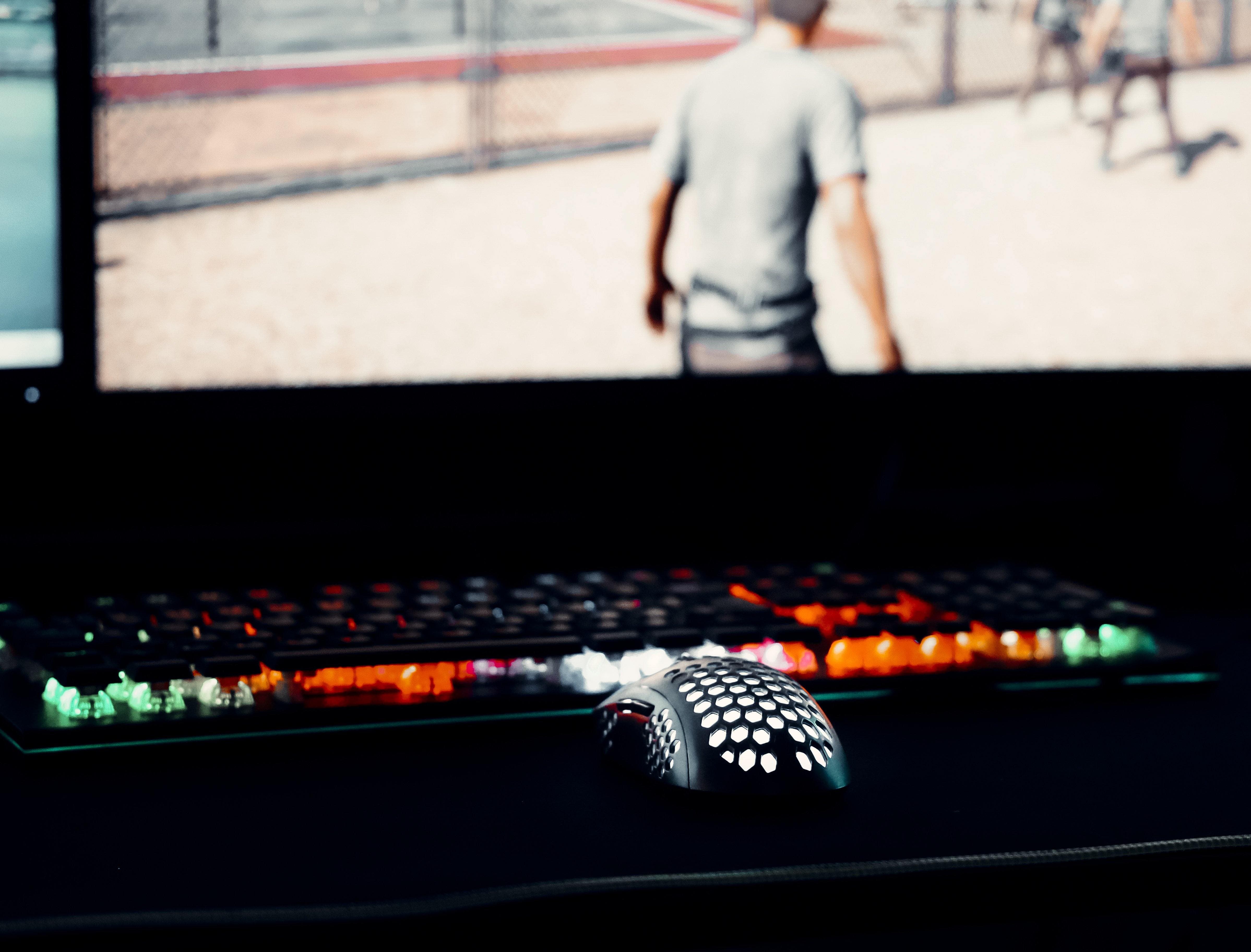 DON ONE– GM200 SCHWARZ– LEICHTE RGB-GAMING-MAUS