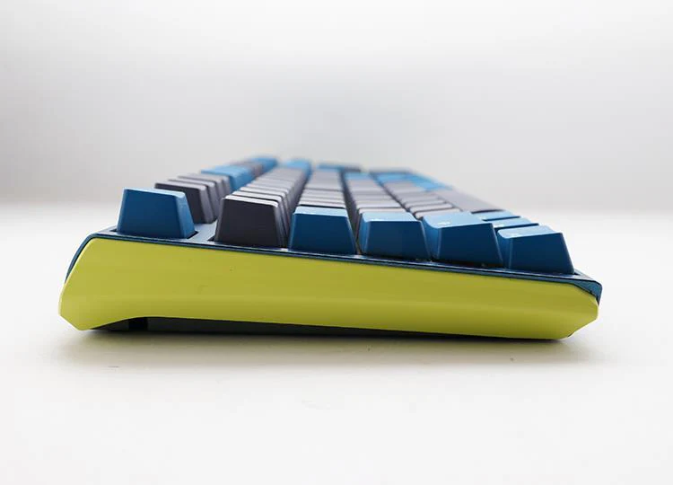 Ducky– One 3 Daybreak Nordic Layout TKL 80 % Kirschbraun