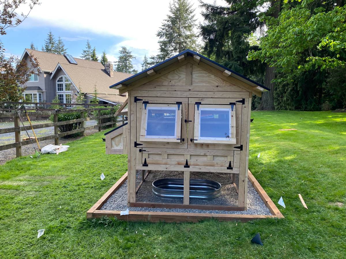 Walk-In Chicken Coop- 6′x12′x7.5′
