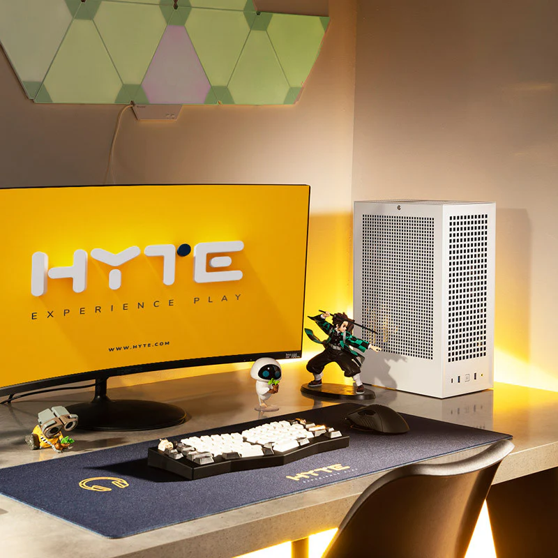 Hyte Revolt 3 Mini ITX – Weiß