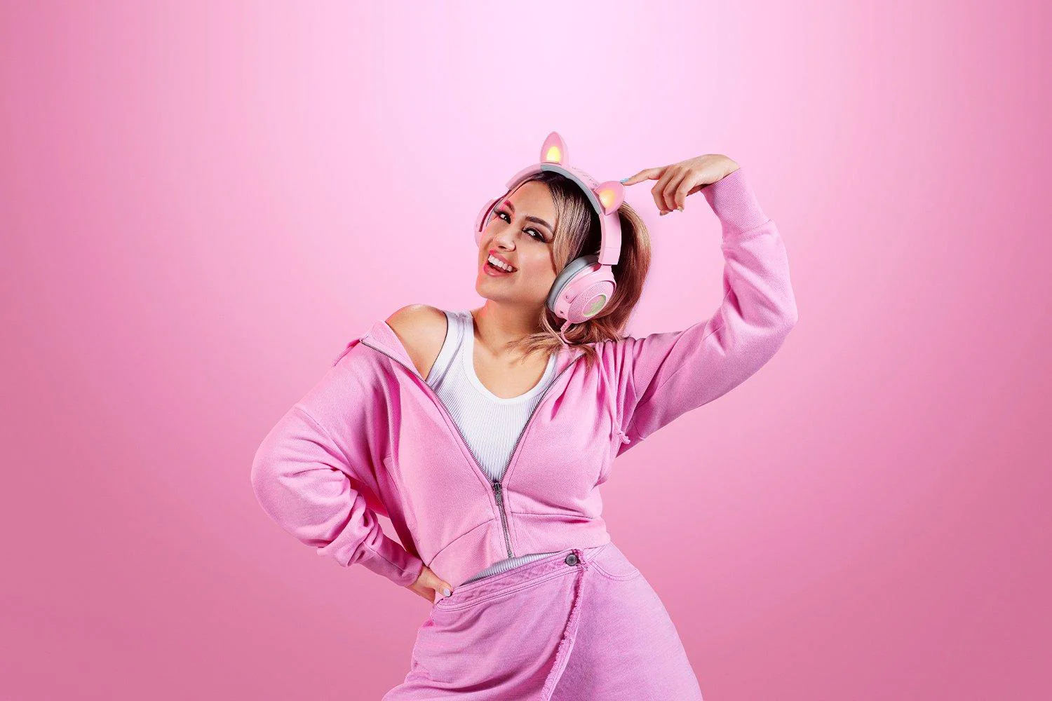 Razer – Kraken Kitty V2 Pro – Gaming Headset med Udskiftelige RGB-Ører (Lyserød)