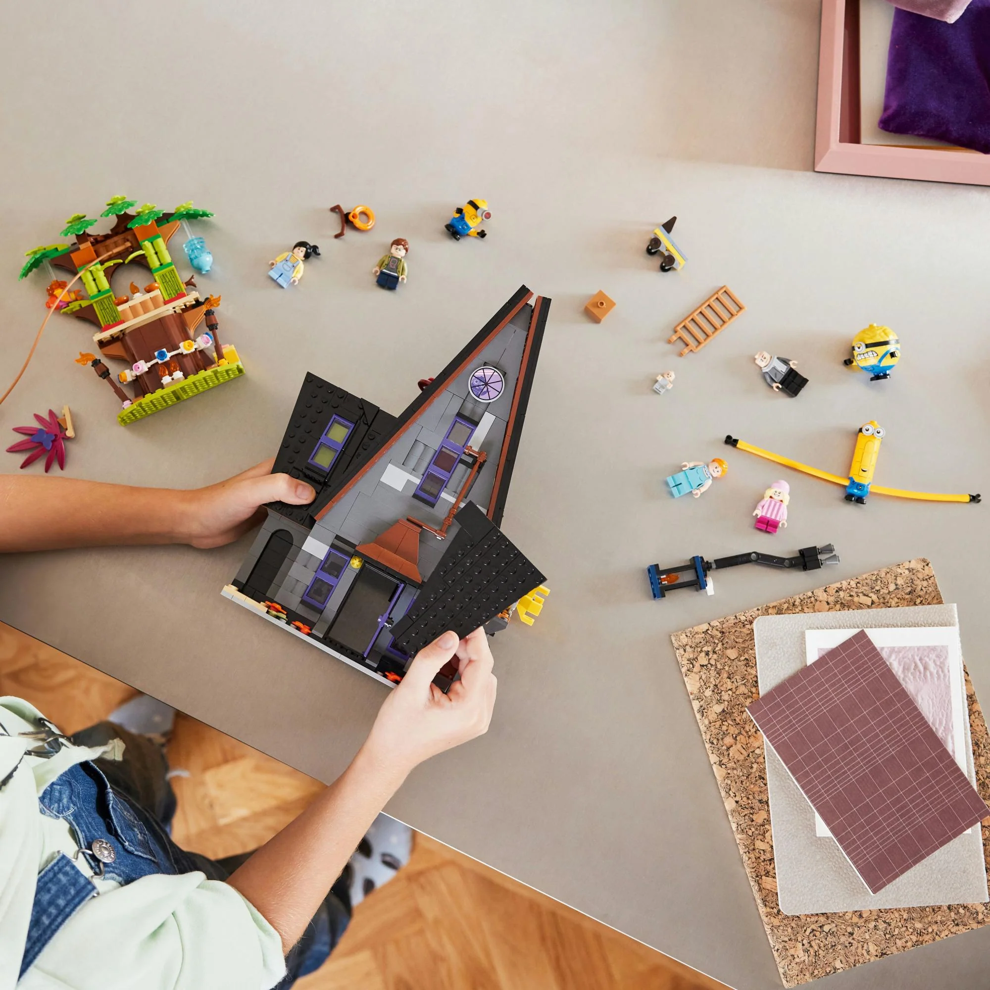 LEGO 75583 Minions Family Villa of Gru and the Minions