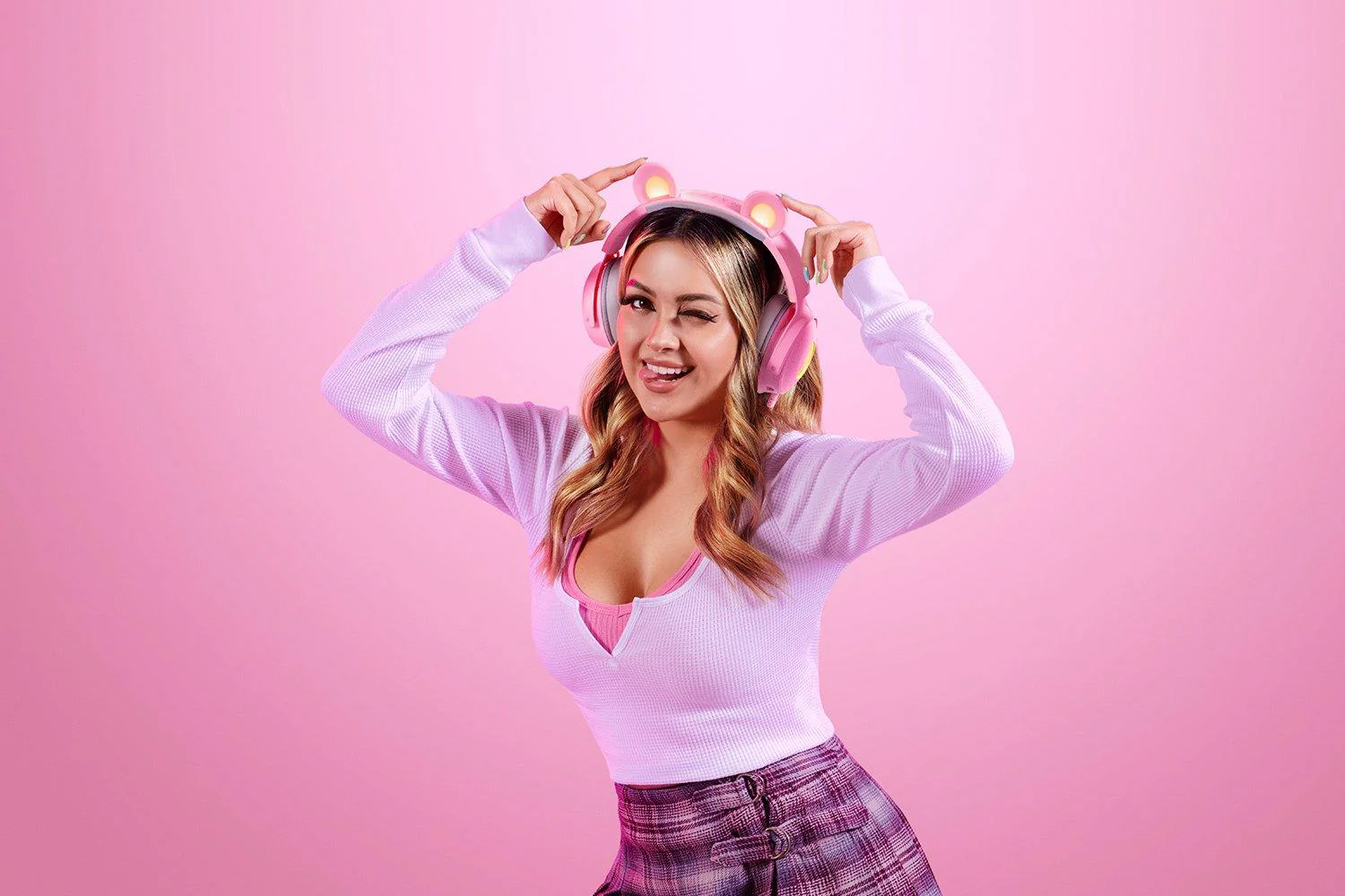 Razer – Kraken Kitty V2 Pro – Gaming Headset med Udskiftelige RGB-Ører (Lyserød)