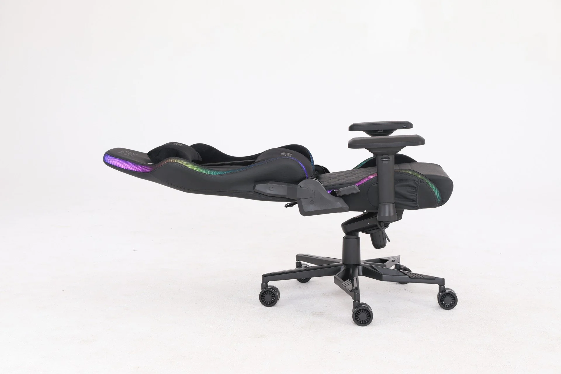 DON ONE – Valentino SUPERLEGGERA – RGB-Gamer-Stuhl mit Licht